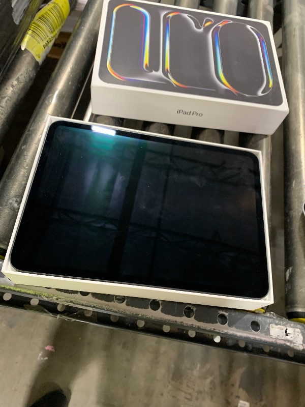 Photo 1 of Apple iPad Pro 11-inch (M5): Ultra Retina XDR Display, 256GB, 12MP Front/Back Camera, LiDAR Scanner, Wi-Fi 7 with Apple N1 + 5G Cellular with C1X chip, Face ID, All-Day Battery Life — Space Black