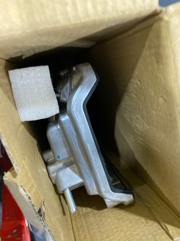 Photo 1 of Dorman 264-491 Front Engine Valve Cover Compatible with Select Acura/Honda Models