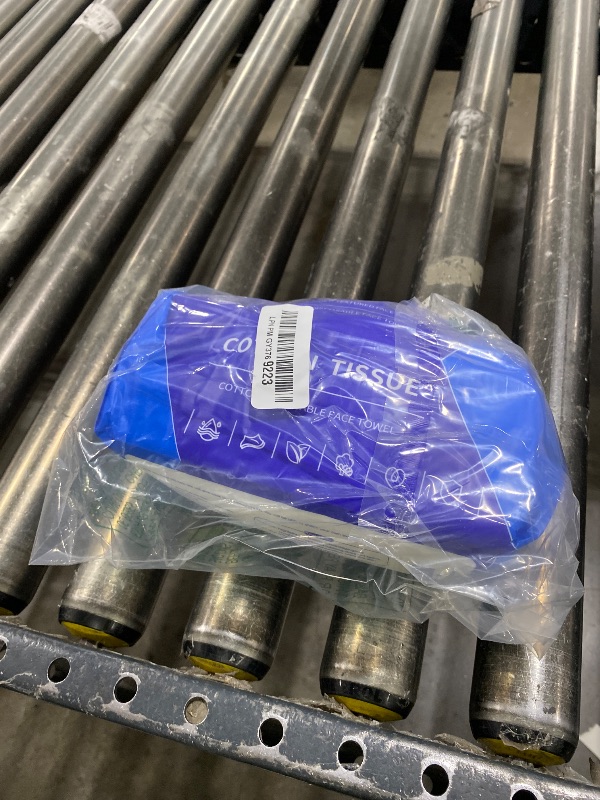 Photo 1 of 100 Count Disposable face towel, Ultra Thick face towels, Face towels disposable, Lint- free Facial Tissue, Skincare and Makeup Remover