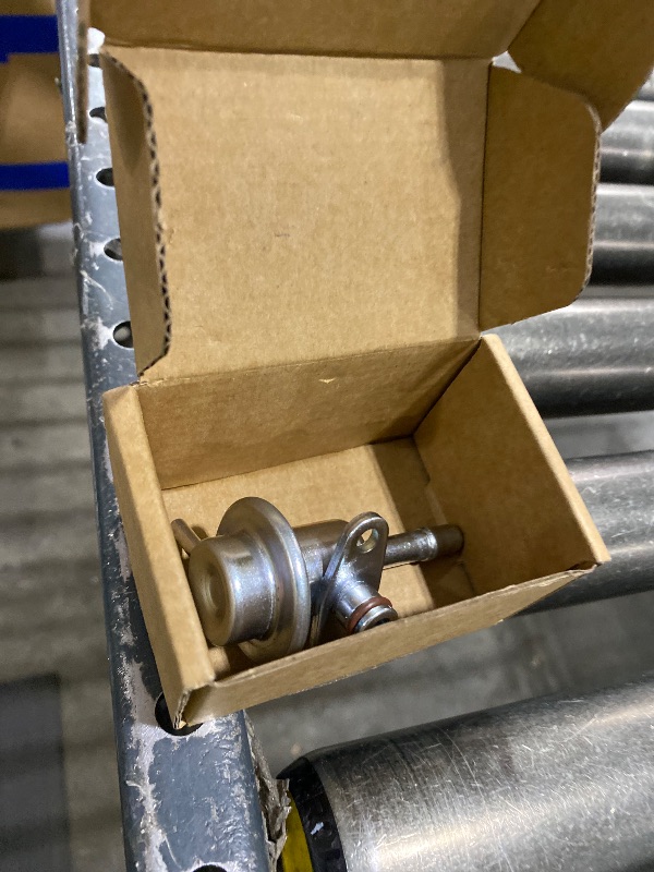 Photo 1 of Fuel Injection Pressure Regulator Fit for Subaru Impreza WRX Legacy GT Outback XT GT Turbo Forester XT Turbo,2.5L-H4 Turbocharged Engines Only Replace 22670AA400