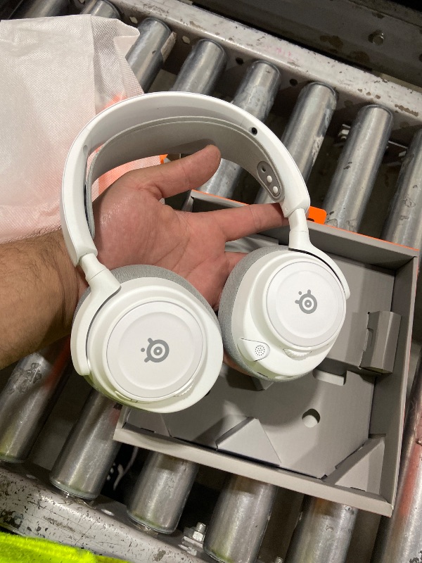 Photo 1 of SteelSeries Arctis Nova 7 Wireless Gen 2 Gaming Headset - Real-Time App Control, 50+ HR Play, Neodymium Drivers, Mix 2.4GHz/Bluetooth, PC, PS5, PS4, Switch 1/2, Mobile - White