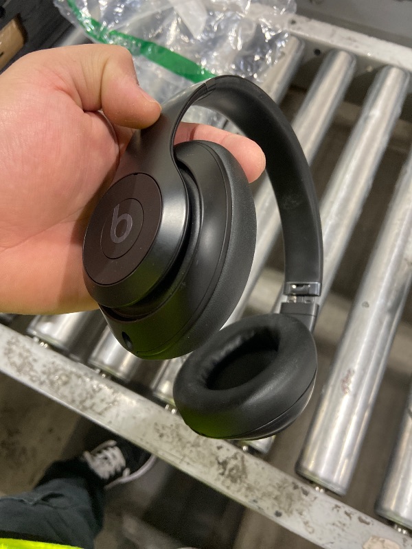 Photo 1 of Beats Studio Pro - Premium Wireless Over-Ear Headphones- Up to 40-Hour Battery Life, Active Noise Cancelling, USB-C Lossless Audio, Apple & Android Compatible - Black