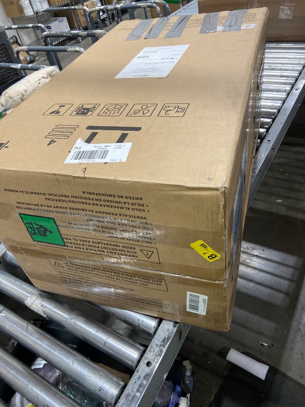 Photo 1 of Amazon Basics 3-In-1 Portable Air Conditioner with Remote, Timer, Sleep Mode, Auto Swing, Dehumidifier, 10000 BTU (ASHRAE)/6000 BTU (SACC), Cools Bedroom Up to 450 Sqf, White