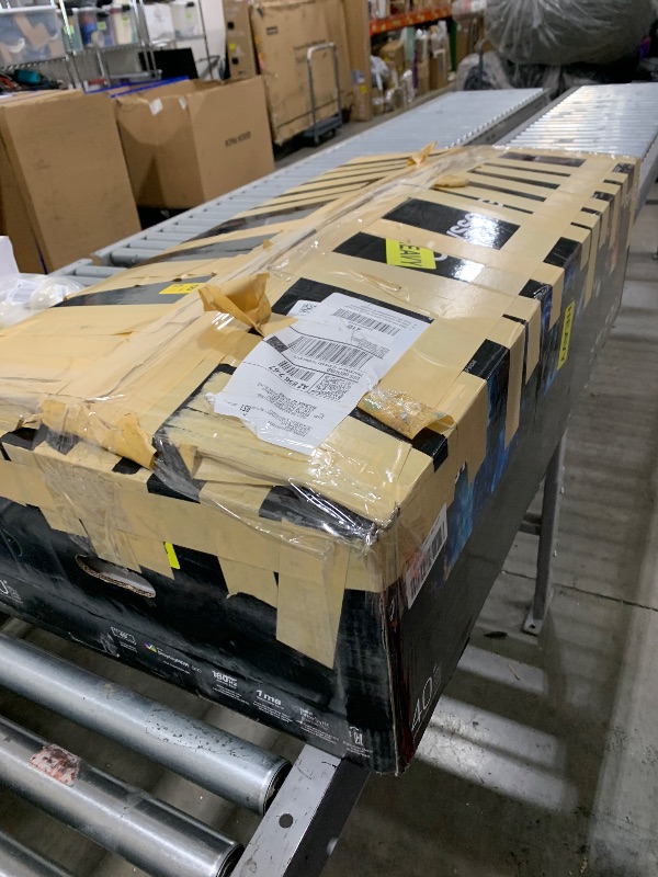 Photo 1 of Samsung 40” Odyssey G7 (G75F) WUHD Resolution, 180Hz, Curved Gaming Monitor, 1ms Response Time (GtG), VESA DisplayHDR™ 600, AMD FreeSync™ Premium Pro, LS40FG75DENXZA, 2025