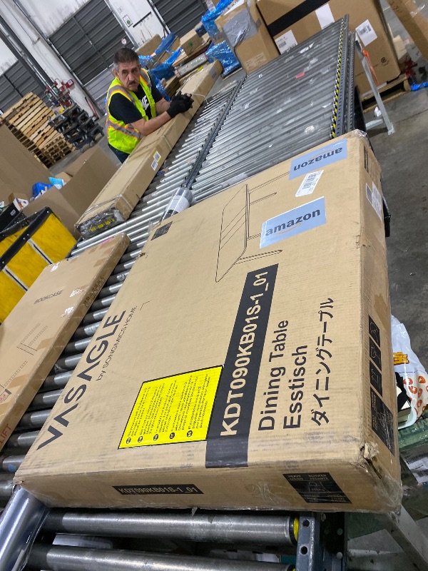 Photo 1 of VASAGLE Extendable Dining Table