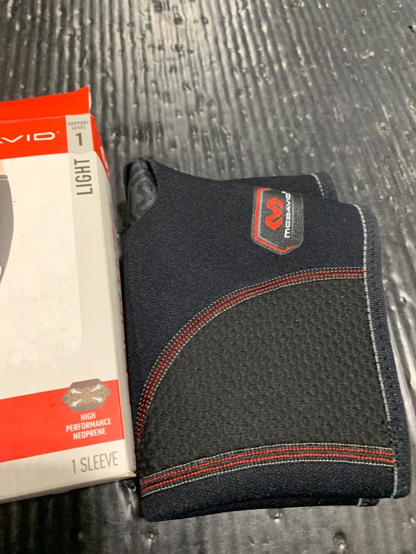 Photo 1 of MCDAVID PATELLAOPENING KNEE BANDING, b black, L