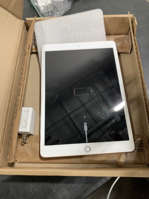 Photo 1 of Apple iPad (10.2-inch, Wi-Fi, 32GB) - Gold (Latest Model, 8th Generation) (Renewed)