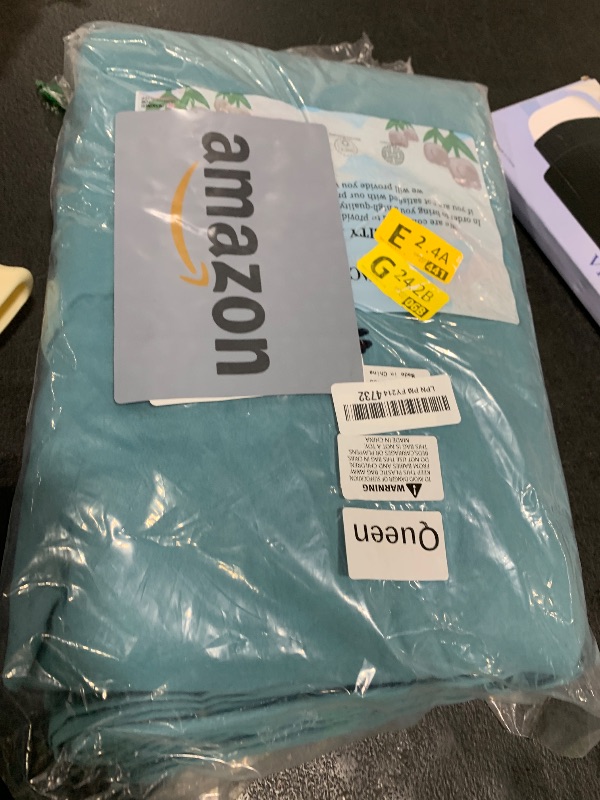 Photo 1 of VACVELT 5 Piece Pinch Pleated Duvet Cover Full/Queen Size Set, Teal Pintuck Duvet Cover with Zipper & 8 Ties, Shabby Chic Microfiber Duvet Cover + 2 Pillow Shams + 2 Pillowcases, No Comforter