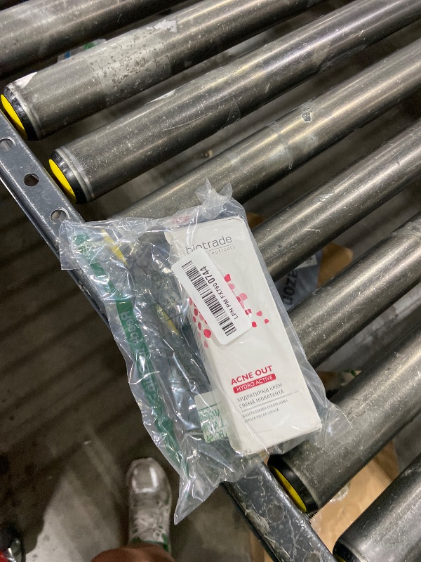 Photo 1 of Biotrade Acne Out Hydro-Active Cream - Destroys The Bacteria Which Cause Acne - 60Ml