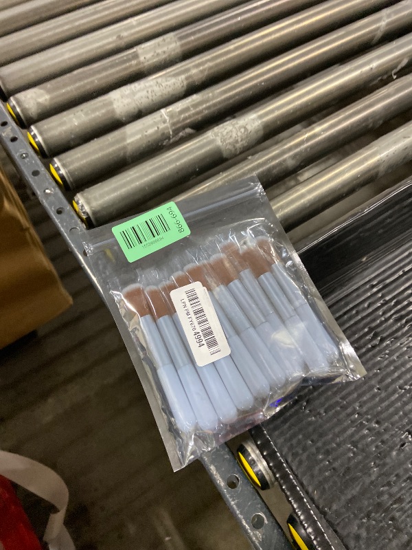 Photo 1 of 10-Piece Set Fluffy Beauty Makeup Brushes, Portable Blending Brushes with Eyebrow and Powder Application, White Mushroom-Design Plastic Travel Brushes for Makeup