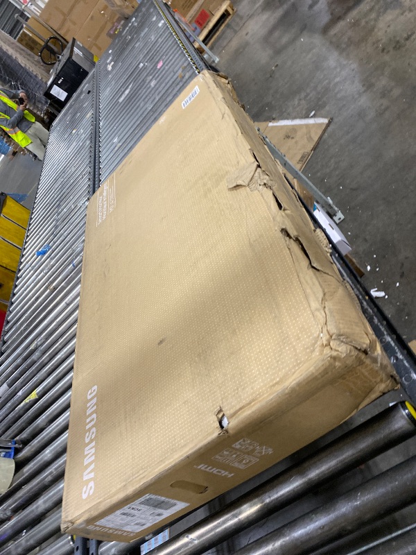 Photo 1 of Samsung 43” Smart Monitor M7 (M70F) 4K UHD Display, Samsung Vision AI, Smart TV Apps, Gaming Hub, USB-C, HDMI and USB-A, Black, LS43FM702UNXZA, 2025