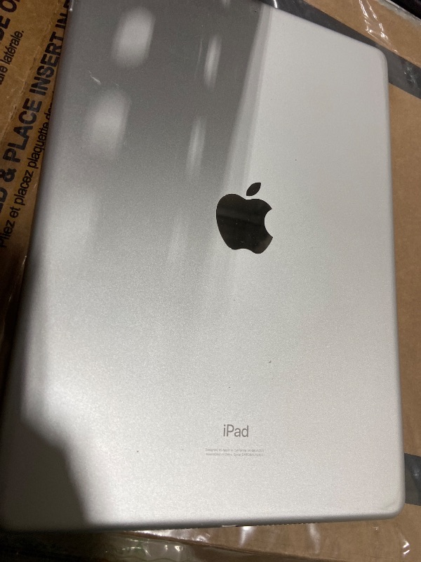 Photo 1 of Apple iPad (10.2-inch, Wi-Fi, 32GB) - Silver (Latest Model, 8th Generation) (Renewed)