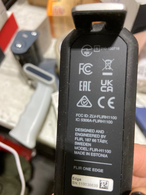 Photo 1 of Flir Edge - Wireless Bluetooth Thermal Imaging Camera for Smartphones, Compatible with All iOS and Android Devices, 240x180 Super Resolution (80x60 Native IR)