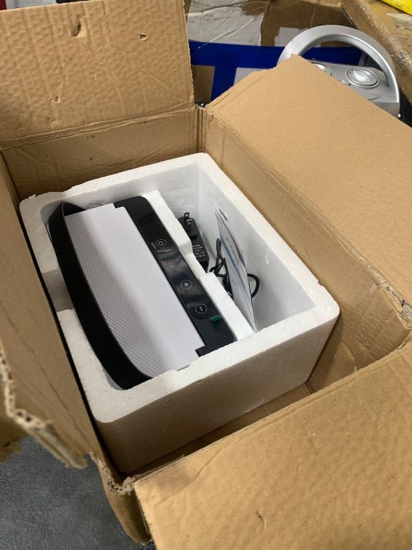 Photo 1 of **********MISSING PARTS*******
Insulin Cooler Travel Box, Portable Mini Drug Refrigerator USB Rechargeable, Battery Diabetic Box with Handle with LCD Display, Insulin Cooler Box, for Home & Outdoor Use