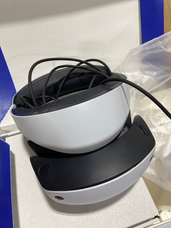 Photo 1 of PlayStation VR2 Horizon Call of The Mountain™ Bundle (PSVR2)