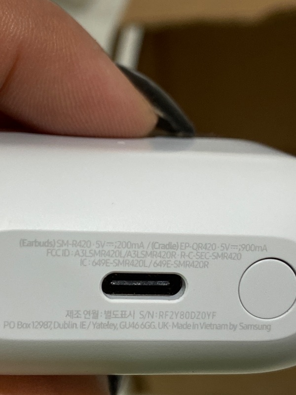 Photo 1 of SAMSUNG Galaxy Buds 3 FE (2025) True Wireless Bluetooth Earbuds, Active Noise Cancellation, Powerful Sound, Clear Calls, Long Lasting Battery, Hands Free AI, Gray [US Version, 2 Year Warranty]