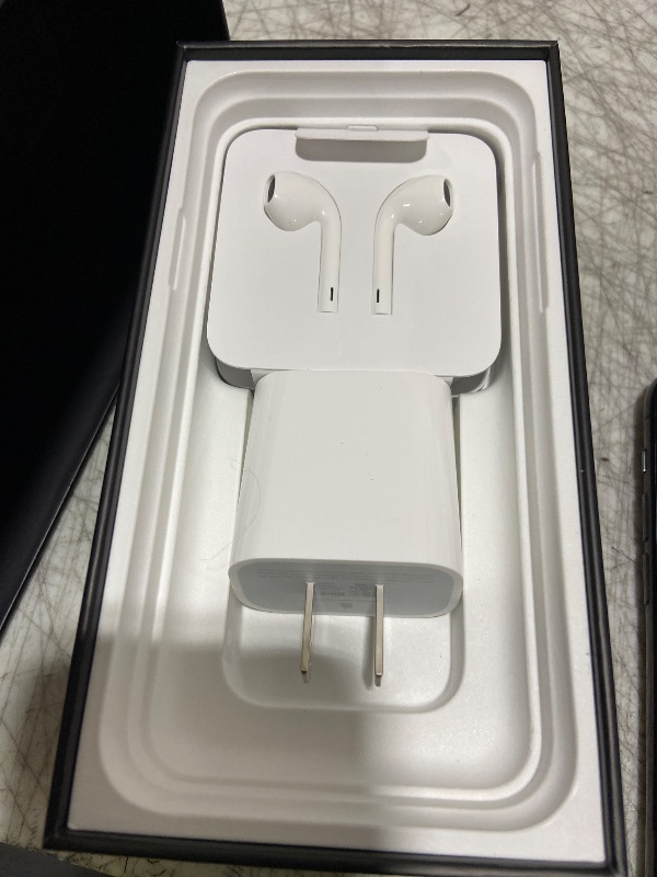 Photo 1 of Apple iPhone 11 Pro, 64GB, Space Gray - Unlocked (Renewed)