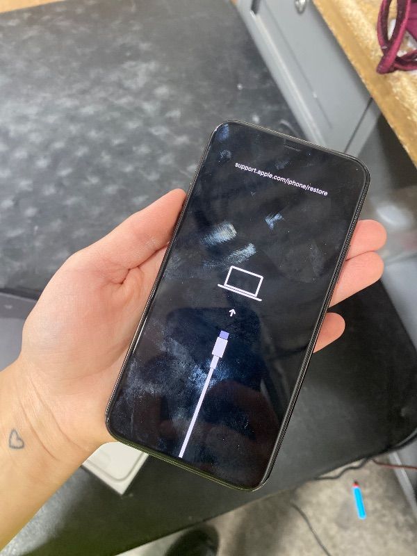 Photo 1 of stuck on restore mode ---------------------------------------------------------------------Apple iPhone 11 Pro, 64GB, Space Gray - Unlocked (Renewed)