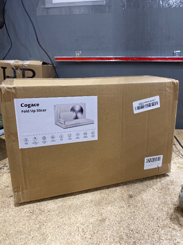 Photo 1 of **FOR PARTS ONLY** Foldable Meat Slicer, Electric Food Slicer with RSG 6.7" Stainless Steel Blade, Child Lock Protection, 0-20mm Adjustable Thickness, Food Slicer Machine for Meat Bread Cheese Fruits and Vegetables