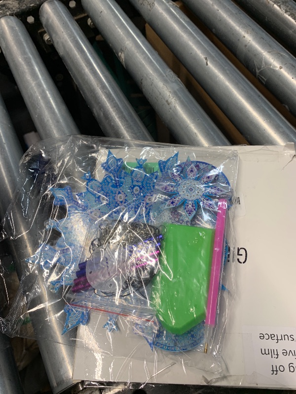 Photo 1 of ****PARTS ONLY***MISSING BEADS***GlikCeil Snowflake Wind Chimes Diamond Art Wind Chimes Suncatchers Winter Diamond Art Kits with Crystal Pendant Hanging Ornament for Home Garden Patio Backyard Decor