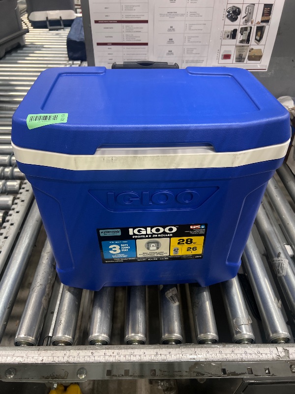 Photo 1 of *** NO WHEELS****    Igloo 28 Qt Blue Wheeled Cooler with Locking Telescoping Handle