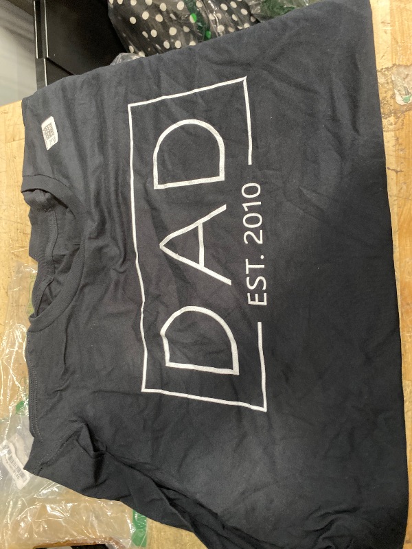 Photo 1 of "DAD EST.2010" T-SHIRT SIZE 3XL
