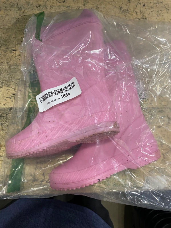 Photo 1 of ***VERY DIRTY*** DREAM PAIRS Kids Rain Boots Boys Girls Lightweight Boots Waterproof Easy-on Outdoor Playing Rain Boot Unisex-Child,Size 8 Toddler,Pink,SDRB2401K