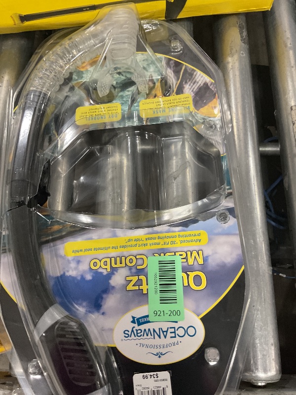 Photo 1 of ****************MISSING MASK***************
Oceanways Quartz Snorkeling Combo