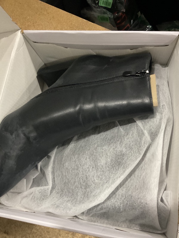 Photo 1 of *******LEFT BOOT HAS ALOT OF MAJOR DAMAGE FROM EXTREME HEAVY USAGE****** DREAM PAIRS Women's Chunky Heel Ankle Booties Pointed Toe Short Boots,Size 11,Black/Pu,SIANNA-1