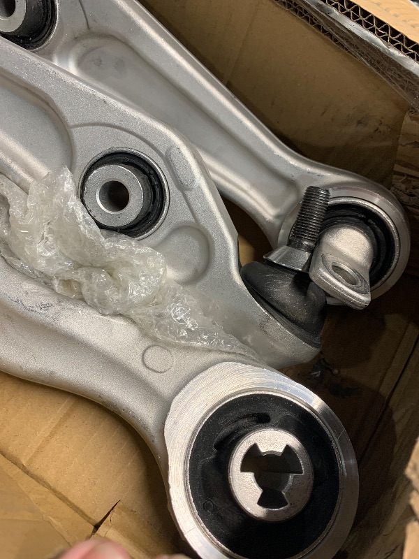 Photo 1 of (incomplete)(see all images) Roneeson 4Pcs Front Lower Left Right Side Suspension Control Arm with Ball Joint Assembly for Tesla Model 3 2017-2022, Model Y 2019-2022