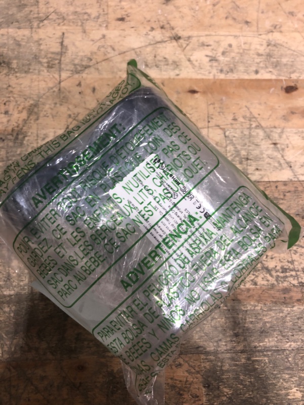 Photo 1 of 2PCS Clear Plastic Spice Jar with Shaker Lids Kitchen Seasoning Containers for Kitchen Storing Spice Powders (200ML)