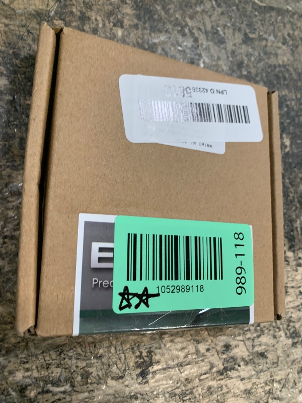 Photo 1 of #4 x 3/4" Pan Head Torx Drive Self Tapping Screws, 304 Stainless Steel 18-8 Wood Screw Sheet Metal Screw, Star Drive, Full Thread Coverage, Pack of 100