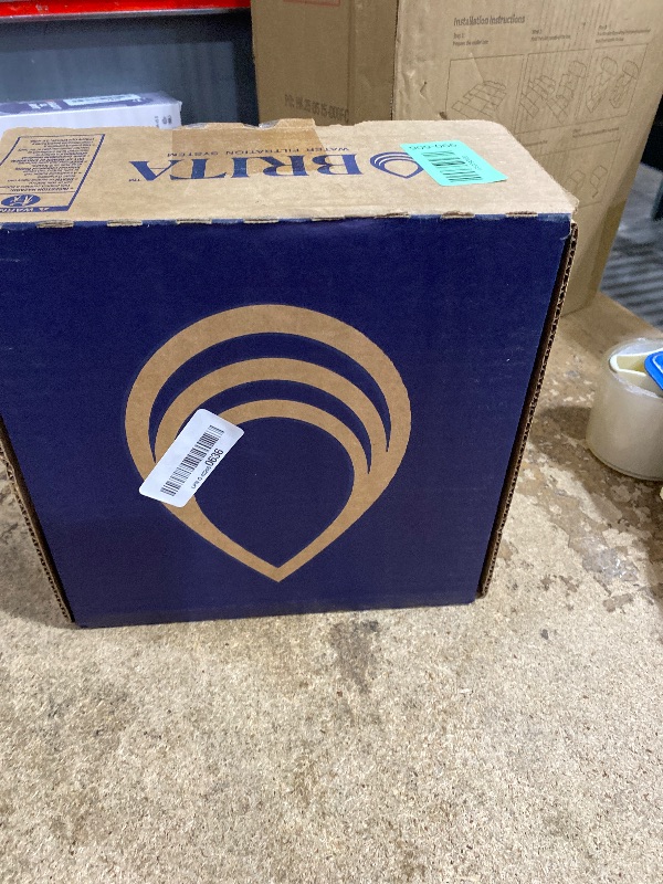 Photo 1 of **PARTIAL SET/MISSING FILETR** Brita Water Pitcher, Metro Elite Filter, Removes 99% of Lead, Includes 1 Filter, 6-Cup Capacity, White