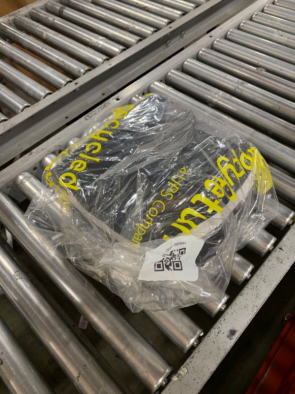 Photo 1 of 100 Pack Bubble Mailers - Black Self-Sealing Padded Envelopes, 6x10 Inch Shipping Mailers With Bubble Lining, Bulk Cushioned Envelopes for Ecommerce, Mailing & Packaging