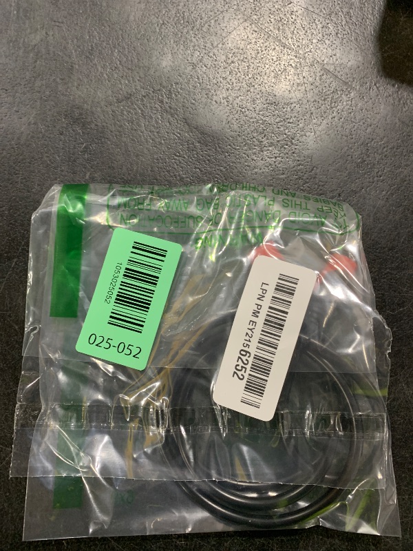 Photo 1 of 3FT Optical Audio Cable, Digital Audio Fiber Optic Cable Toslink, Flexible Jacket, Compatible with Home Theater, Sound Bar, PS4, Xbox, TV and More- 3 Feet