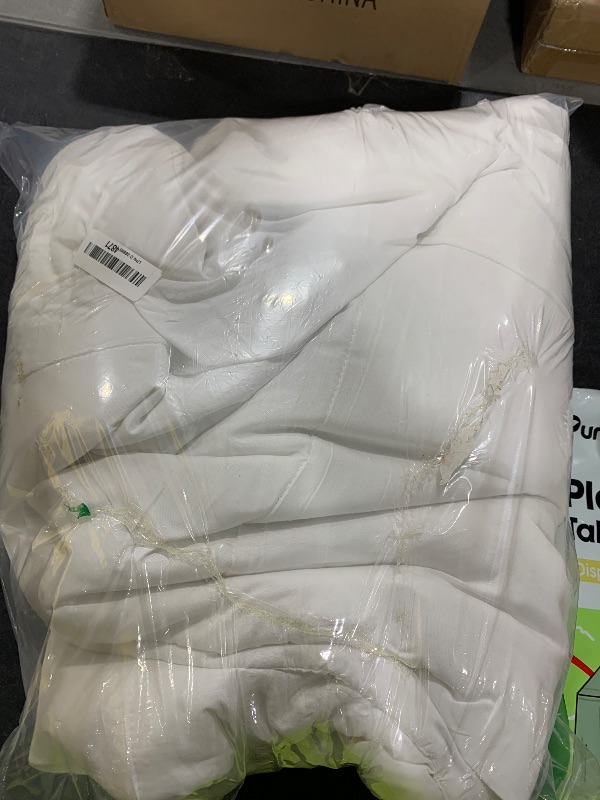 Photo 1 of DOWNCOOL Comforters California King Size, Duvet Insert,White All Season Duvet, Lightweight Quilt, Down Alternative Hotel Comforter with Corner Tabs (White, California King 104x96 Inches)