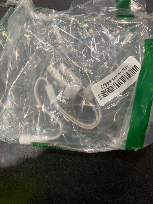 Photo 1 of 1 Male to 2 Females Y-Splitter for Govee Permanent Outdoor Lights, Y-Shaped Extension Cable Compatible with Govee H705A H705B H705C 3 Pin Permanent Outdoor Lights