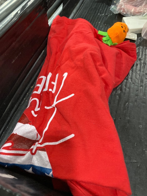 Photo 1 of "faith family and freedom" shirt RED XL