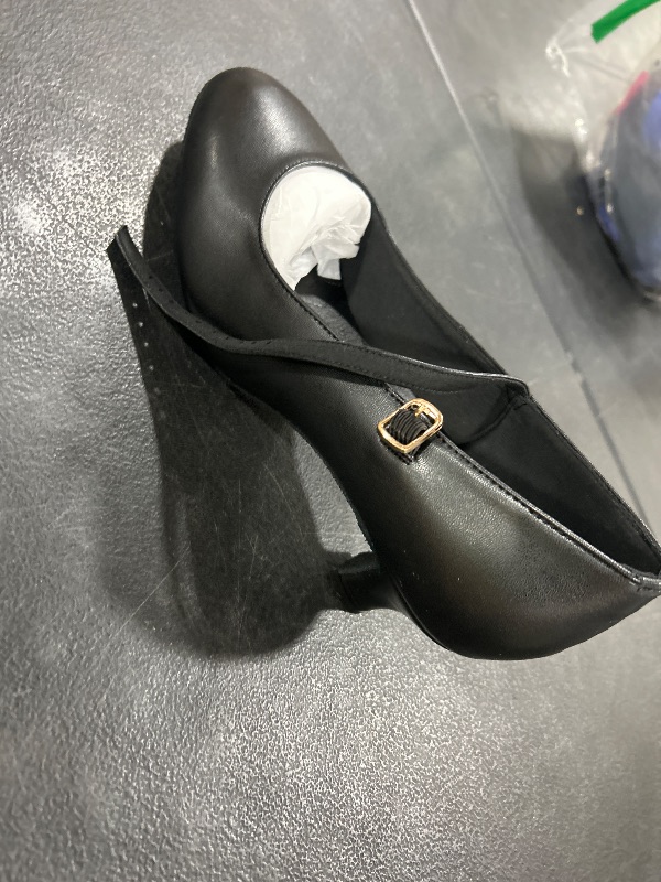 Photo 1 of WOMENS SHOES 11 
