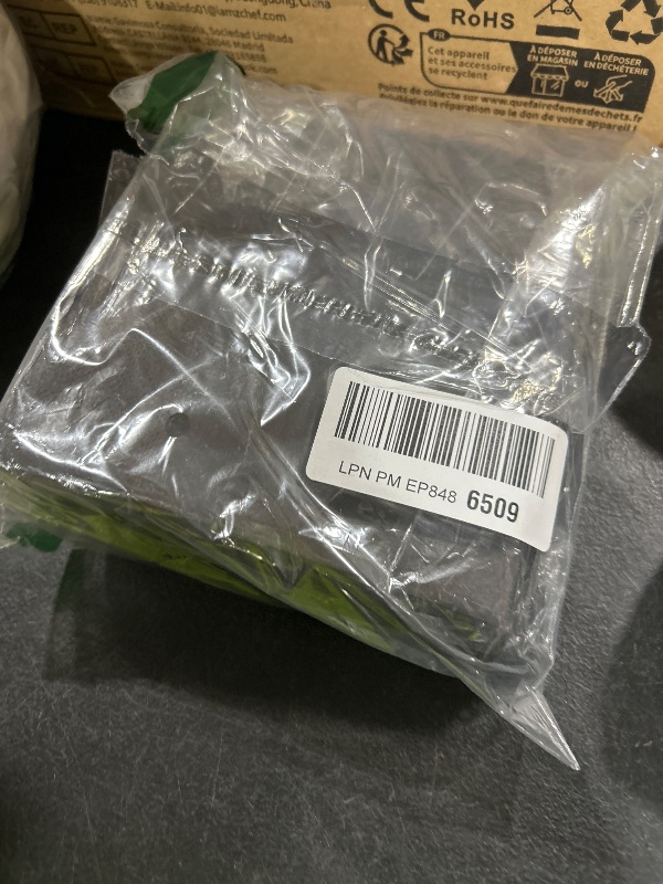 Photo 1 of 100Pcs Halloween Black Paper Napkins 6.5"×6.5" Black Cocktail Beverage Napkins Disposable Absorbent Hand Towels for Guest Halloween Party Decorations Bathroom Kitchen Table Decor Birthday Anniversary