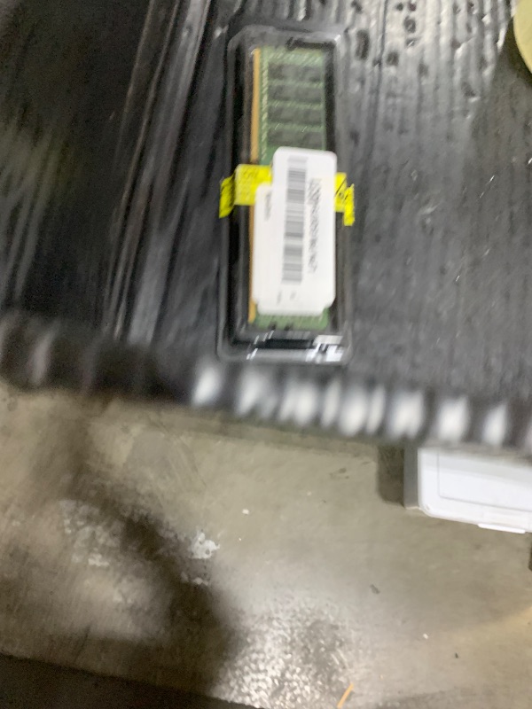 Photo 1 of Samsung 32GB DDR4 2133MHz PC4-17000 ECC LRDIMM 4Rx4 Quad Rank 1.2V Load Reduced DIMM 288-Pin Server RAM Memory - M386A4G40DM0-CPB
