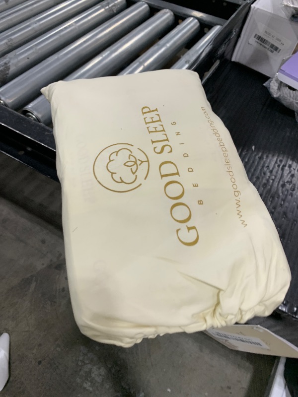 Photo 1 of Set of 4 Pillow Cases Queen Standard,800 TC 100% Egyptian Cotton, Great for Hair & Skin Care,Silky Soft Sateen Weave Pillow Covers for Bed Pillow,Improves Sleep Quality, 4" Hem Pillowcases,Light Blue