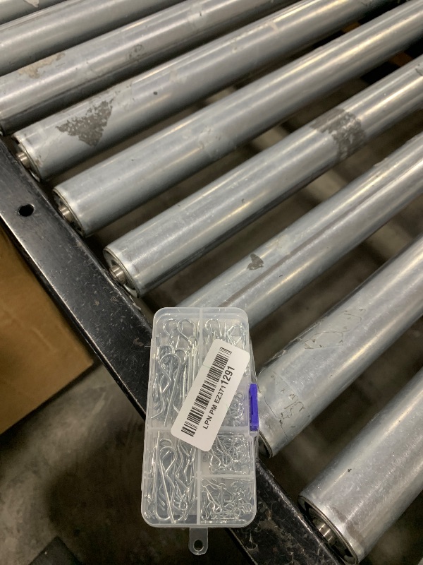 Photo 1 of 100 Pcs Cotter Pin R Pins Carbon Steel R Clips Zinc Plated Hitch Pins Spring Fastener Assortment Kit Retaining Pin Hair Pin Hairpin Clip 6 Size Heavy Duty R Pin Used for Hitch Pin Lock System (Silver)