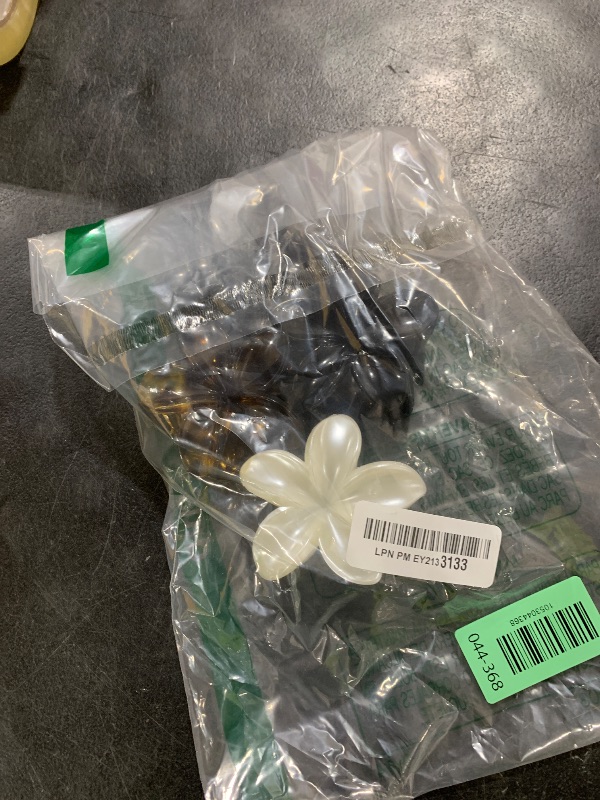 Photo 1 of 6PCS Flower Hair Clips, Large Claw Clips for Women Thick Hair, Non Slip Strong Hold for Women Thin Hair Girls Gifts (Leopard print -B)