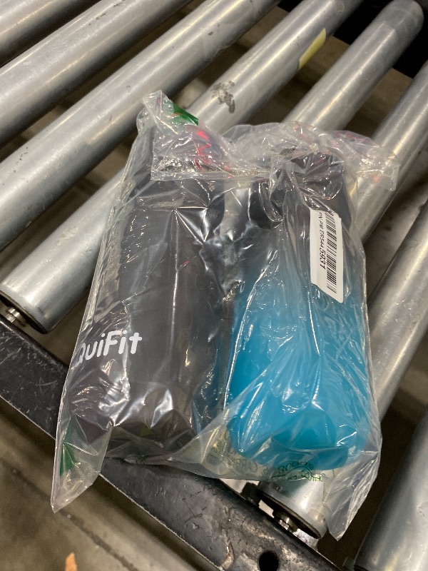 Photo 1 of quifit sports  water bottle 