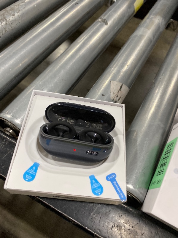 Photo 1 of  pearl clip wireless headphones  soudpeats 