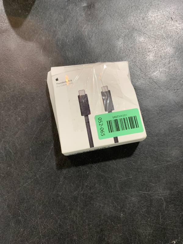 Photo 1 of Apple Thunderbolt 4 (USB-C) Pro Cable (3 m) ???????