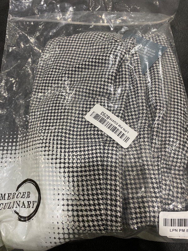 Photo 1 of Mercer Culinary M61051HTM Genesis Men's Chef Cargo Pant in Hounds Tooth, Medium, Black/White