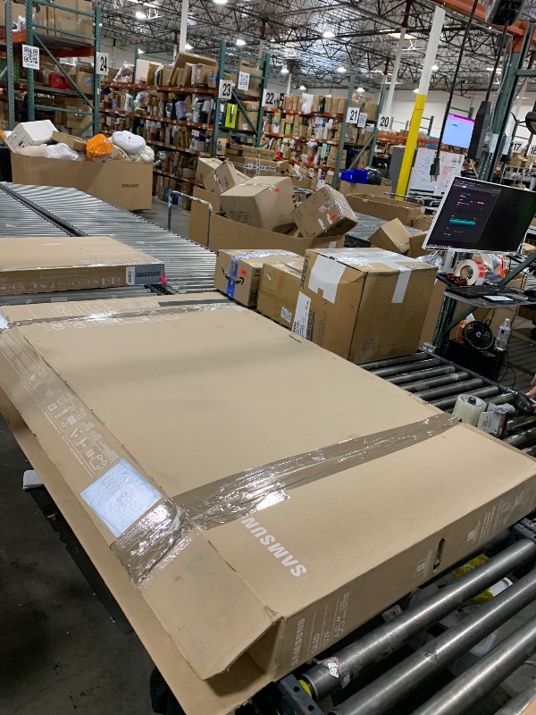 Photo 1 of Samsung 65-Inch Class QLED Q7F Series Samsung Vision AI Smart TV (2025 Model, 65Q7F) Quantum HDR, Object Tracking Sound Lite, Q4 AI Gen1 Processor, 4K upscaling, Gaming Hub, Alexa Built-in
