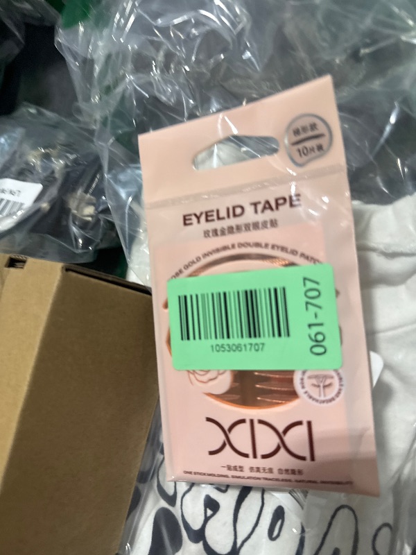 Photo 1 of 10 sheets Eyelid Tape Stickers Portable Breathable eye tape Natural Self-Adhesive invisible eyelid lift strip (trapezoid)